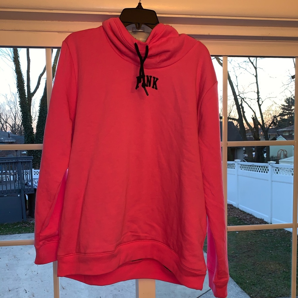 super cute and compfy pink sweatshirt